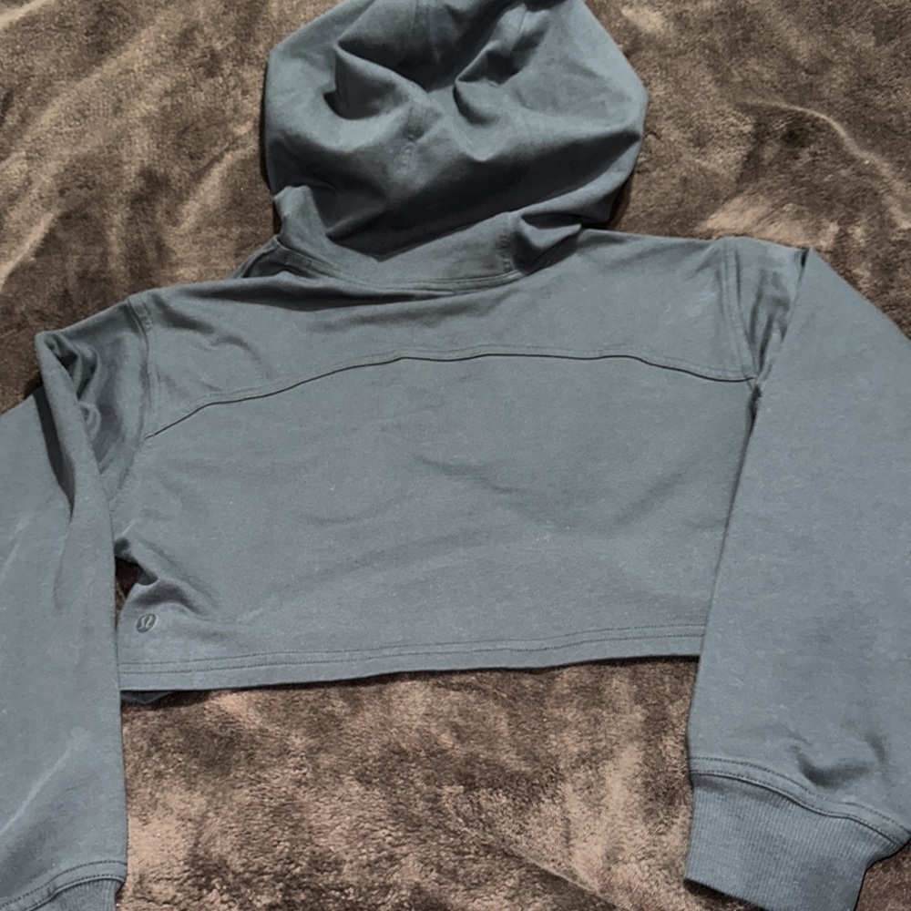 Lululemon cropped black stretch hoodie. Women’s size 6. - Picture 2 of 7